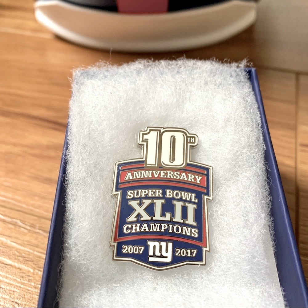 NY Giants 2007 Super Bowl 10th Anniversary Pin